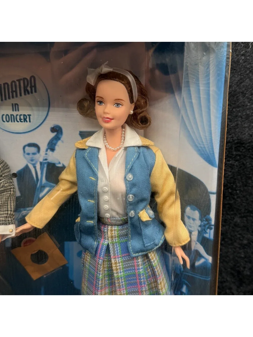 Barbie Loves Frank Sinatra Collectors Edition Doll Gift Set 1999 Mattel #22953